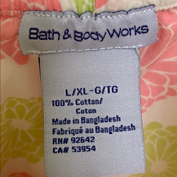 Bath and Body Work’s pajama bottoms - Picture 3 of 3